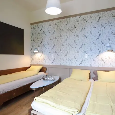 Swiss In The Danube Bend * ナジュマロシュ