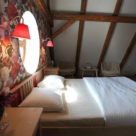 ヴィラ Swiss In The Danube Bend *