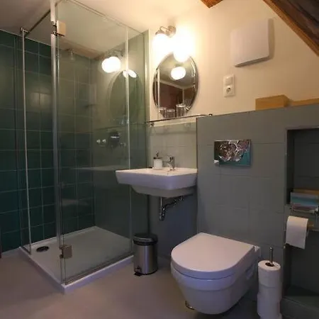 Swiss In The Danube Bend * ナジュマロシュ