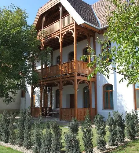 Villa Swiss In The Danube Bend Nagymaros