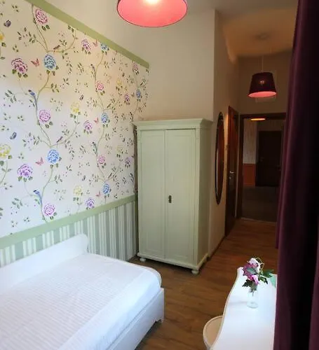 Swiss In The Danube Bend Надьмарош