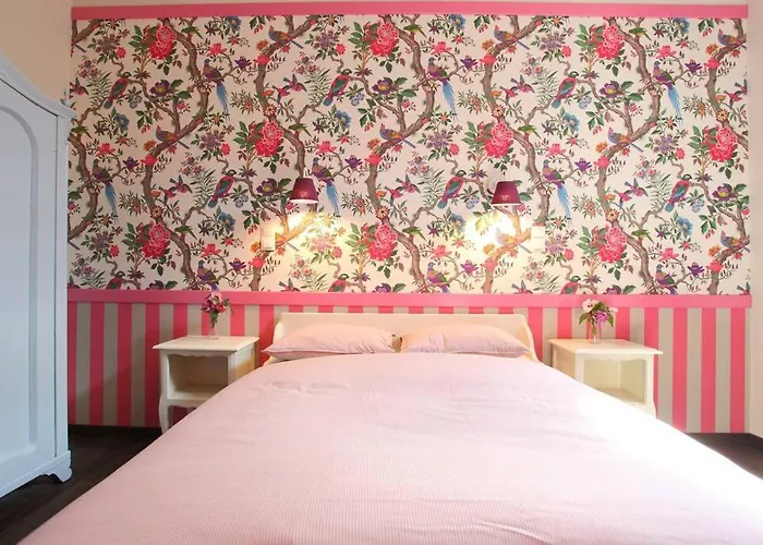 Swiss In The Danube Bend * Надьмарош