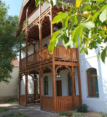 Swiss In The Danube Bend Вилла Надьмарош